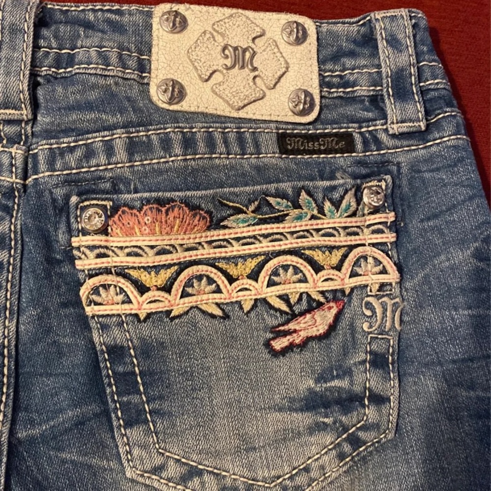 Miss Me Raw Hem Bird Print Embroidered Denim Shorts